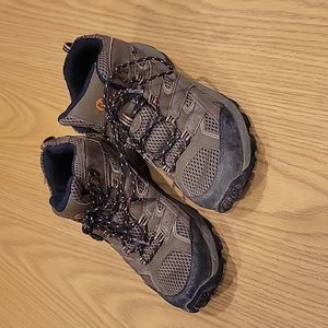 Boys Size 5.5 Merrel Moab 2 Waterproof Brown Leather Great Condition